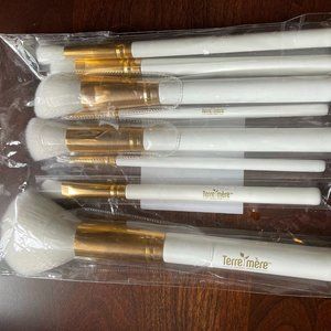 Terre Mere 8 Piece Vegan Make Up Brush Set - NEW